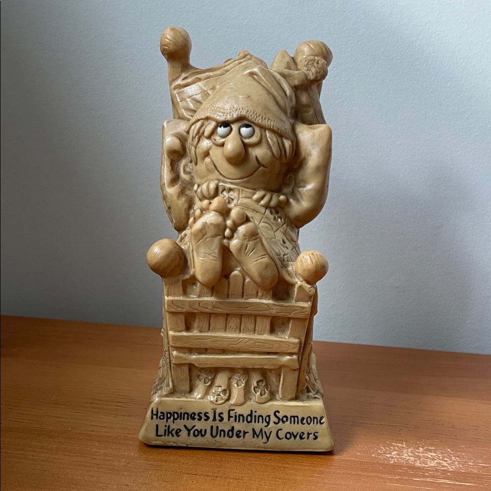 Vintage Russ & Wallace Berries Sillisculpts 738 “Happiness is…”